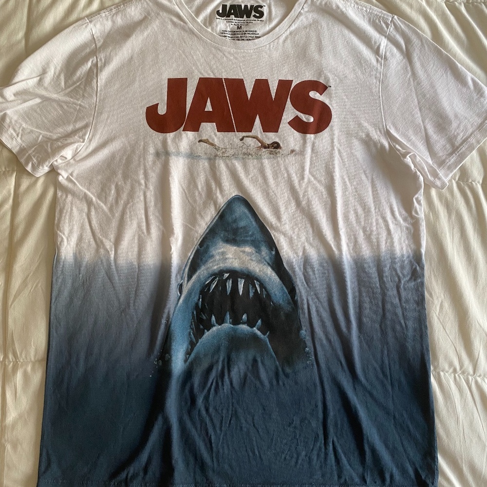 JAWS T-SHIRT UNI-SEX (size MED.)